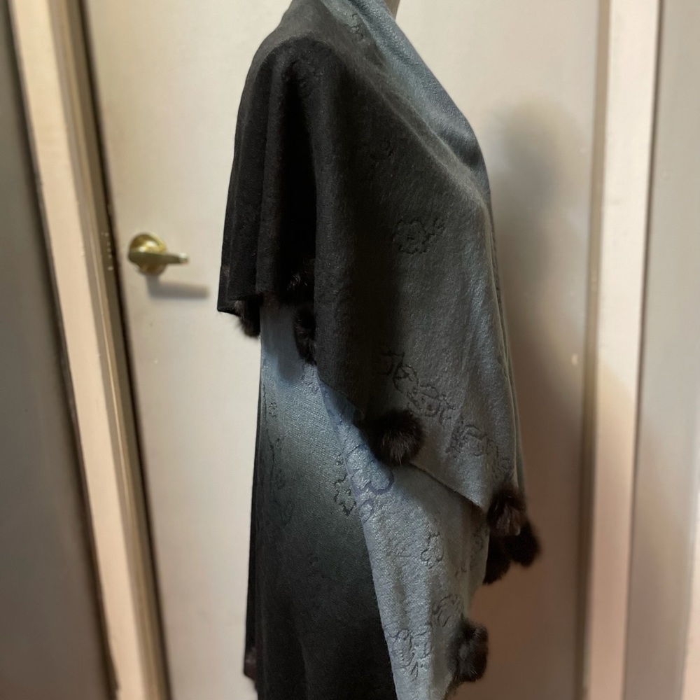 Sweater shawl with fur decorative trim